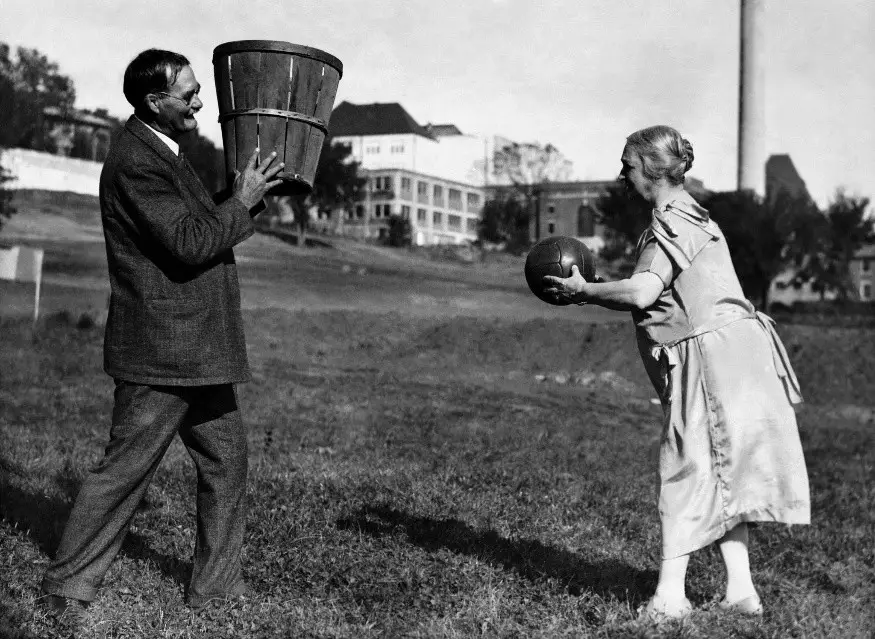 篮球规则的演变过程(篮球运动发展史概论) 你一定想知道的篮球运动发展简史