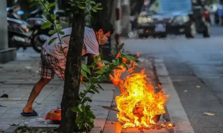 2023上海清明节允许在街上烧纸吗,上海清明节路边烧纸是否违法