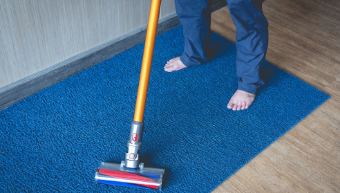 清洗地毯可以用洗衣粉吗,自己在家怎样清洗地毯