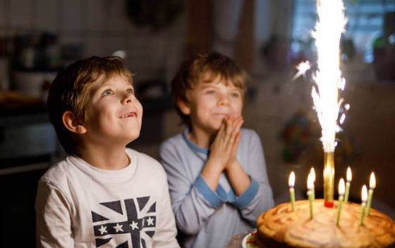 2023年两个二月过生日会加两岁吗,2023二月过两个生日好吗