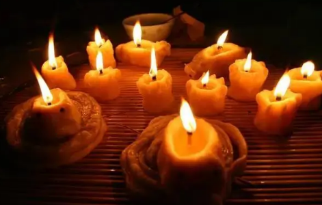 2023正月十五坟地送几盏灯,元宵节为给死去亲人送灯要注意什么