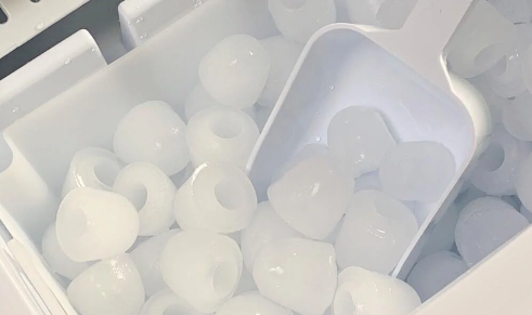 把冰块一块一块的放进冰箱里会融化吗,冰块一直放冰箱可以用吗
