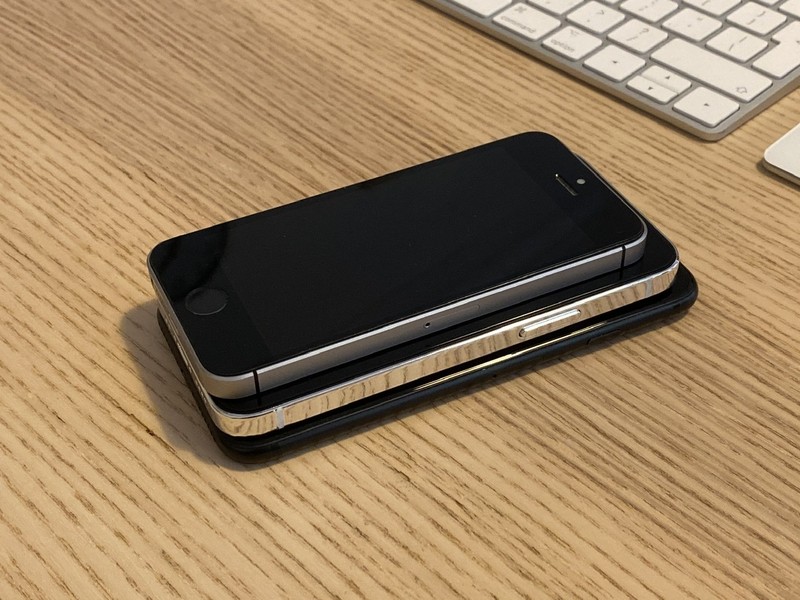 5.4寸iPhone12实机模对比4.7寸苹果7：竟小了一圈