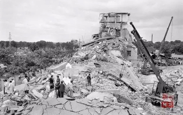 回顾唐山大地震的三个故事：23秒，43年