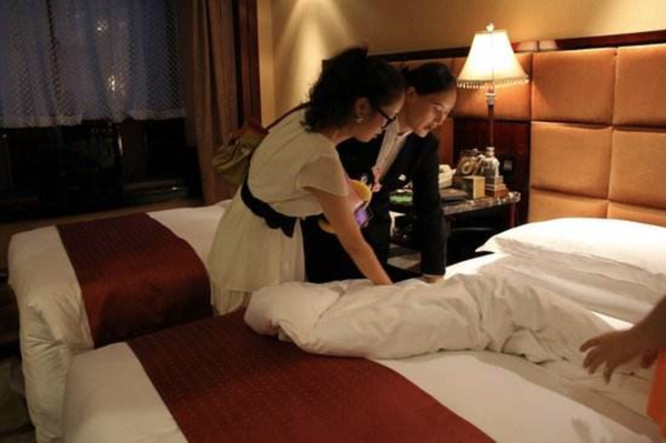 “酒店试睡员”月薪上万，吃喝睡费用是0，却少有人能胜任