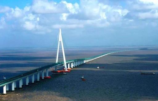 世界上最长的大桥,是中国修建的哪个,我国的最长的大桥是