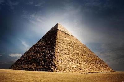 爬金字塔为什么会死全部视频,爬金字塔为什么会死狮子人