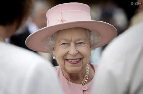 英国女王有权撤掉首相吗,首相可以解除王室废除国王吗