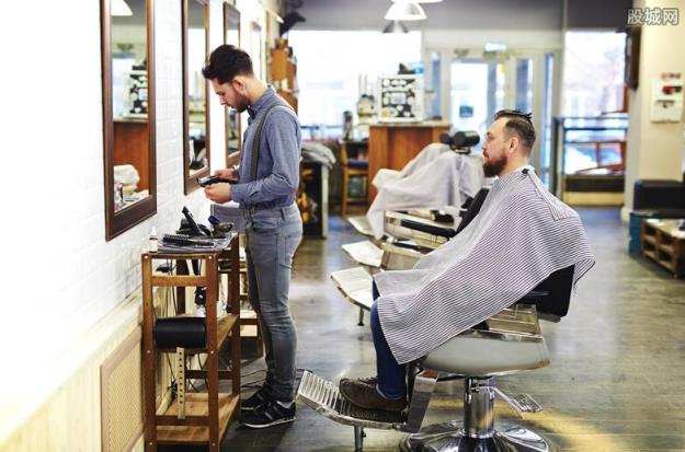 男子办36元剪发后被套路充值1万,竟是一家有问题的理发店
