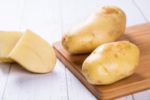 土豆中的龙葵碱含量一次摄入为多少导致食物中毒,土豆里的龙葵素有什么危害