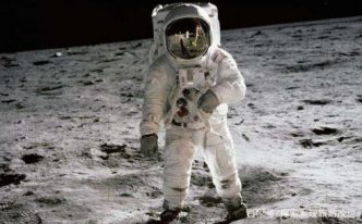 人类第一个登上月球的是阿姆斯特朗对吗「新手必看：人类首次登上月球的是谁」