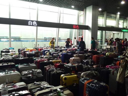 飞机上可以带多少行李不用托运,搭飞机不用托运可以带多少行李