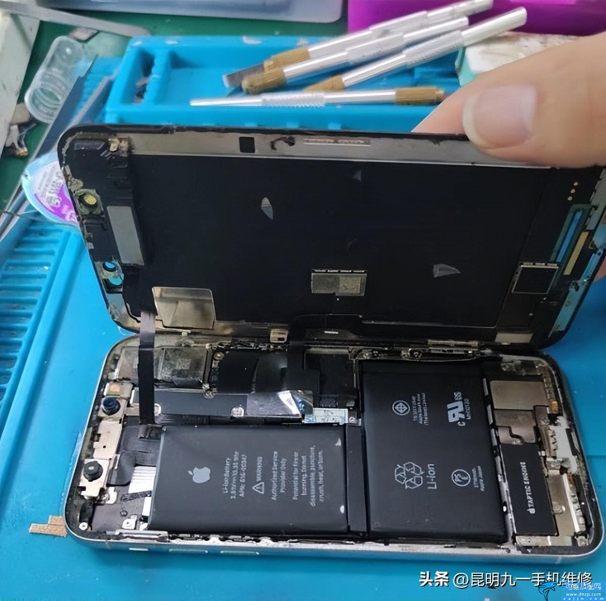 苹果手机充电充不进去怎么办黑屏,iPhone进水充不进电处理技巧