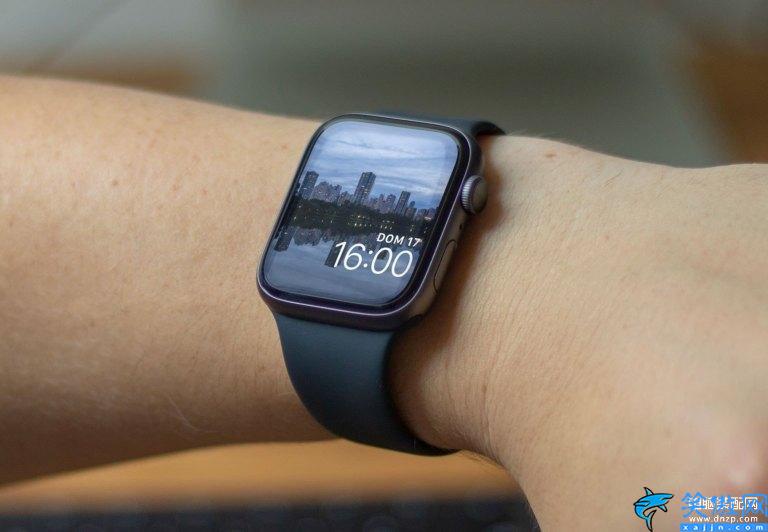 iwatch怎么换壁纸,Apple Watch的表盘更换背景图片的方法