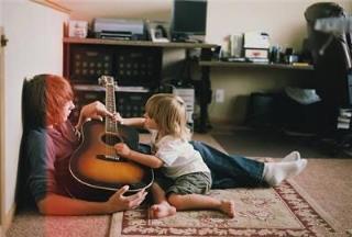 小孩子学习吉他的6个好处,儿童几岁学习吉他最好