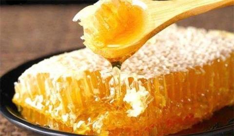 蜂巢蜜的禁忌及正确吃法怎么分辨真假蜂蜜,蜂巢蜜禁忌人群